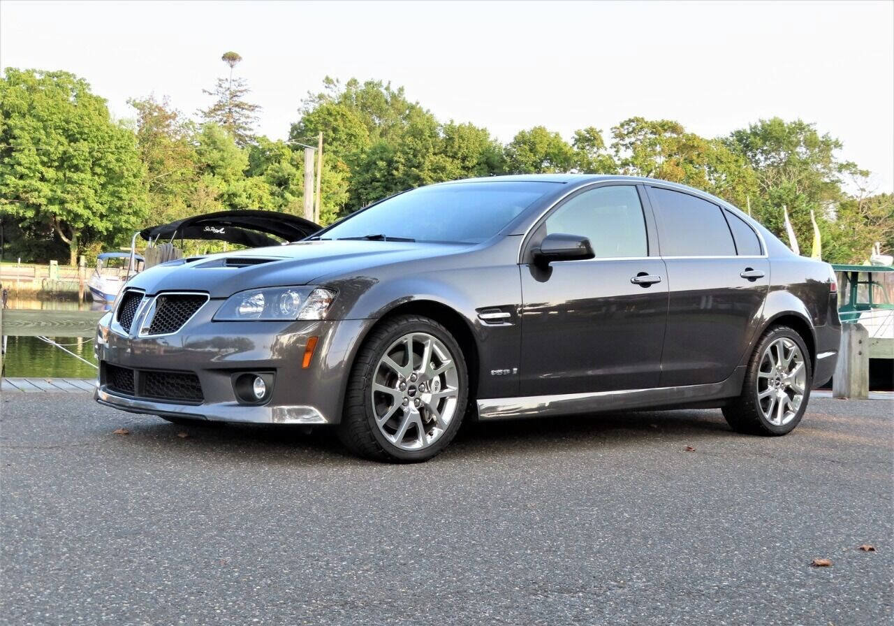 Used 2009 Pontiac G8 GXP RWD image 2