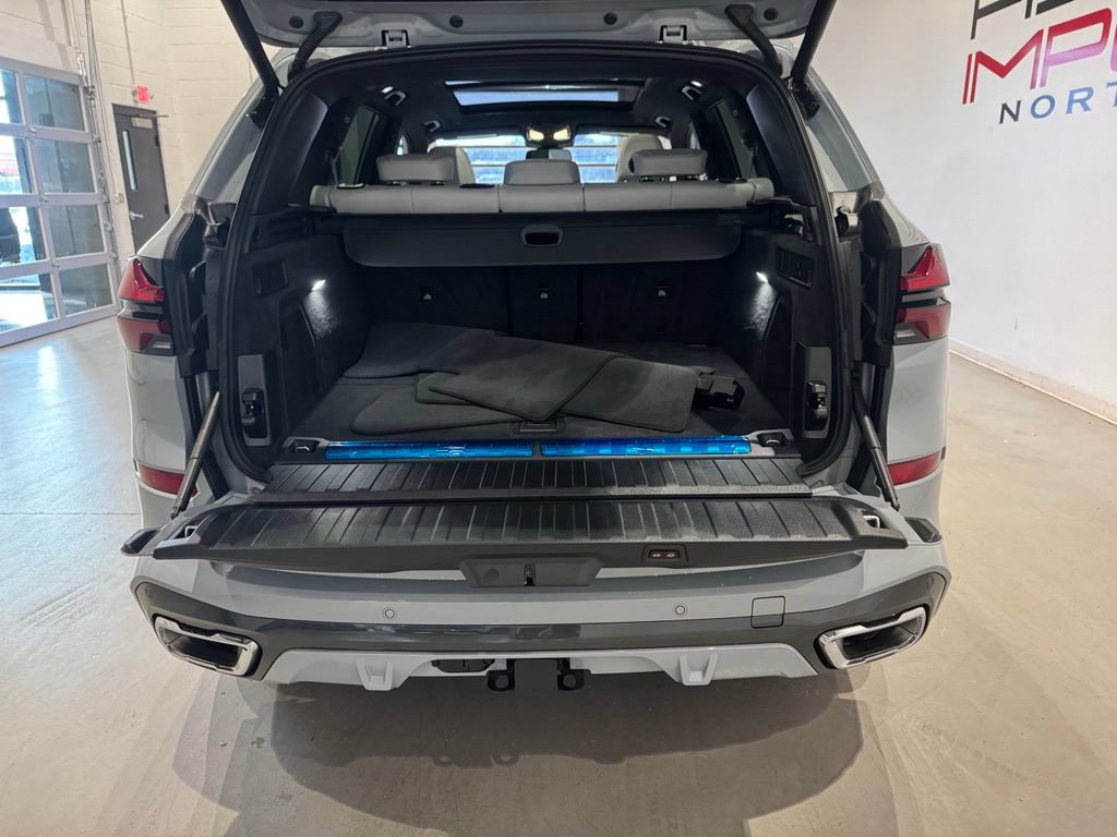 Used 2026 BMW X5 xDrive50e w/ M Sport Package AWD/4WD image 32