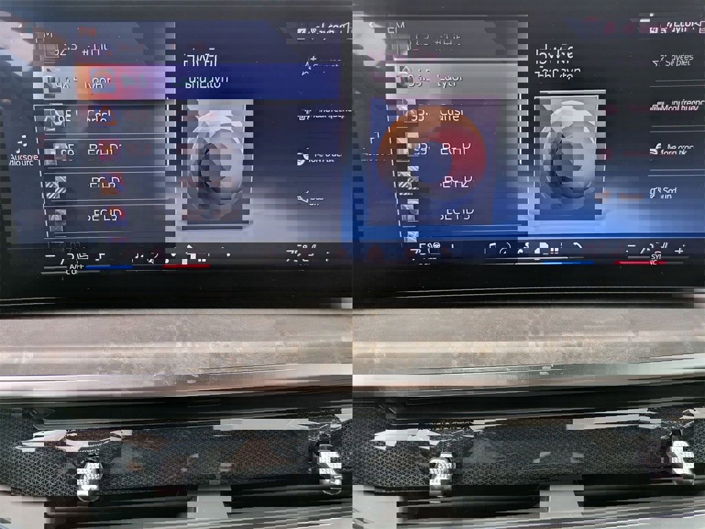 New 2025 BMW X7 xDrive40i w/ Premium Package image 22