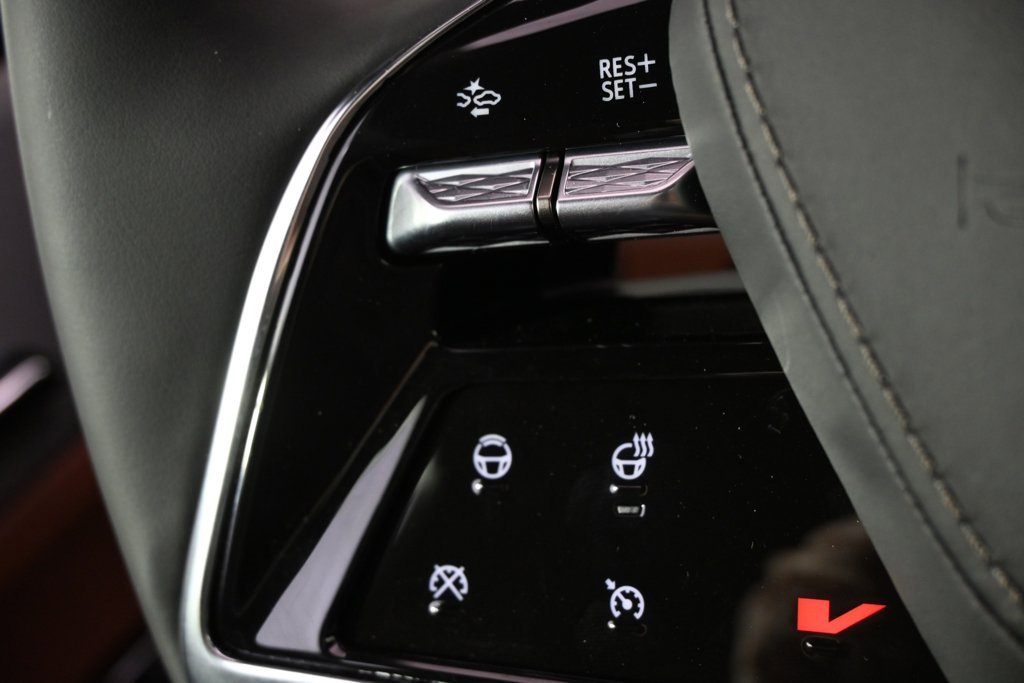 New 2026 Cadillac Vistiq Platinum image 30