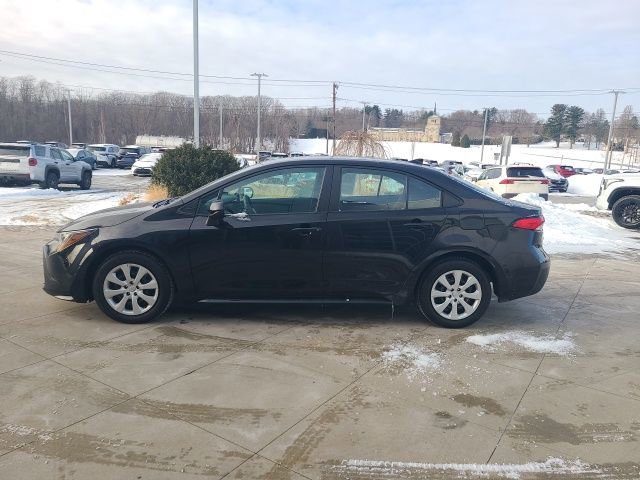 Used 2024 Toyota Corolla LE image 4