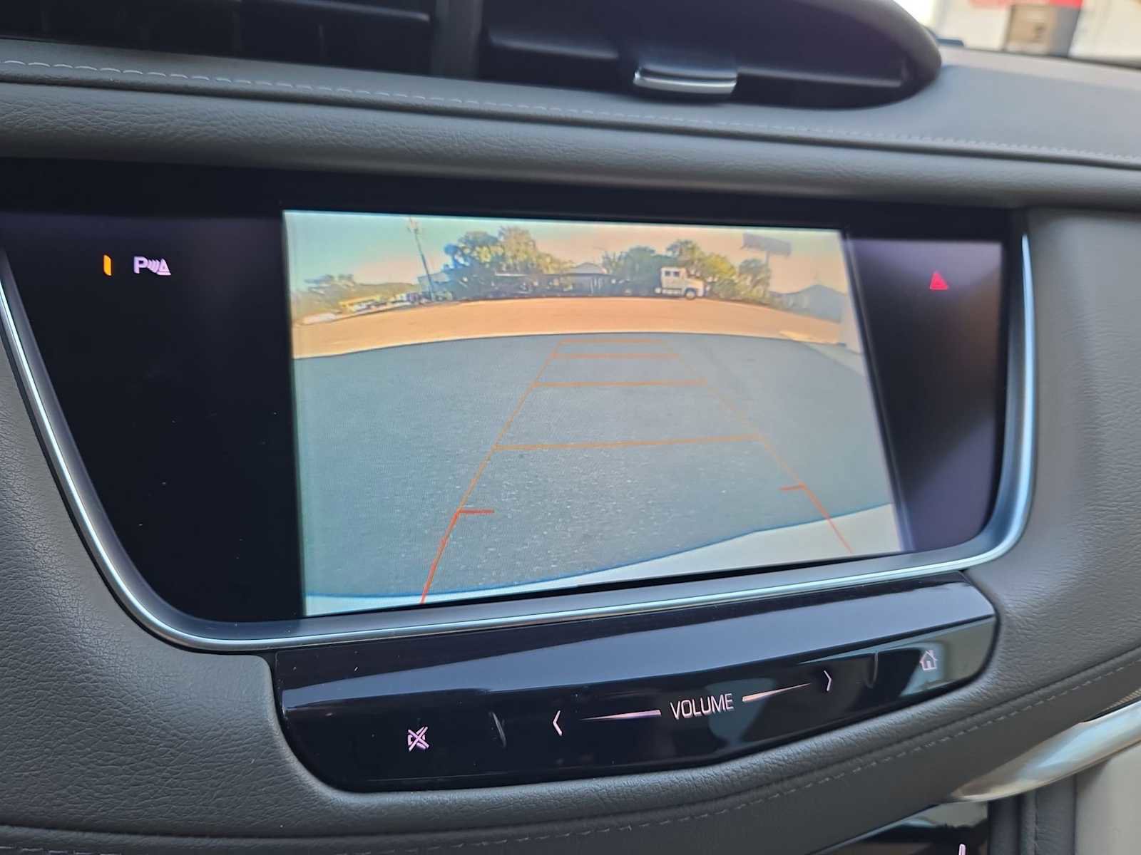 Used 2018 Cadillac XT5 Luxury w/ Driver Awareness Package image 21