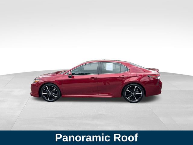 Used 2018 Toyota Camry XSE image 2