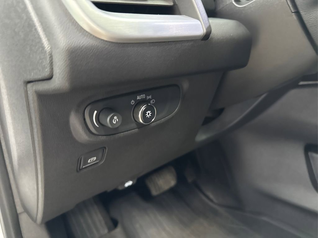 Used 2021 GMC Terrain SLE w/ Driver Convenience Package image 38