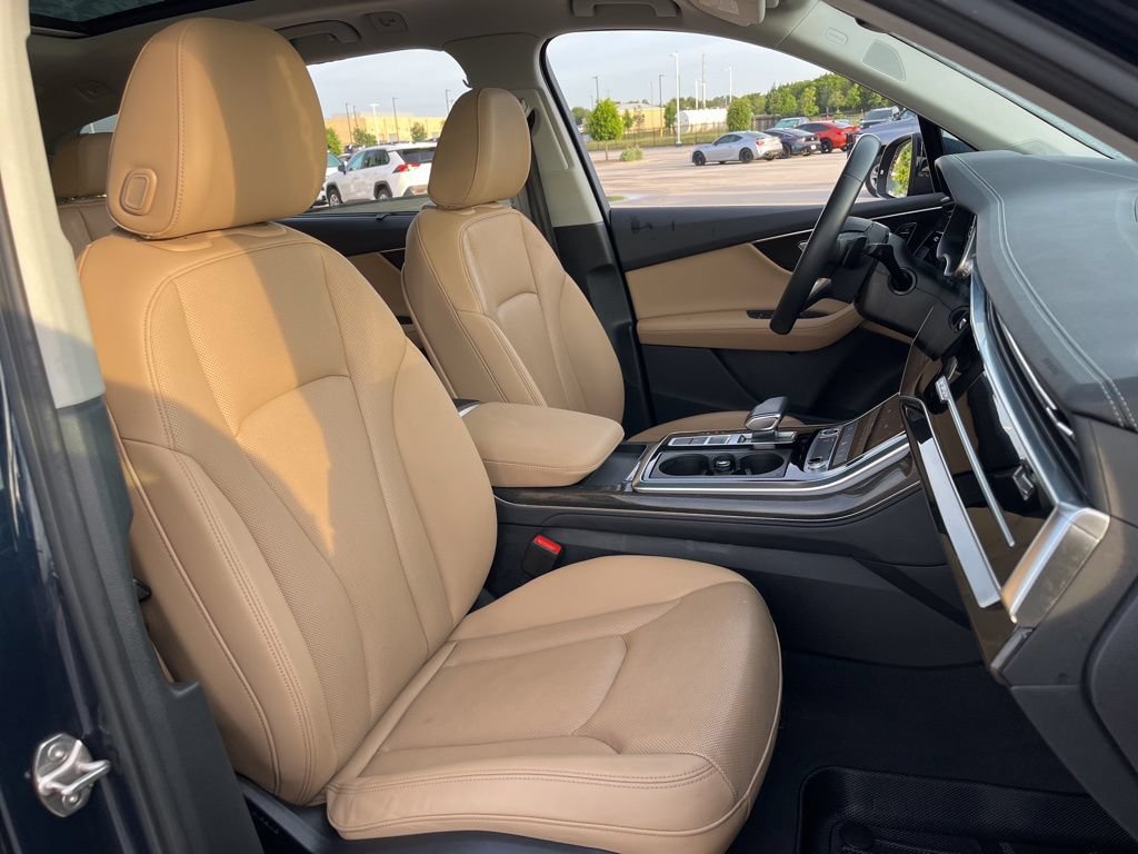 Used 2023 Audi Q7 2.0T Premium Plus AWD/4WD image 31