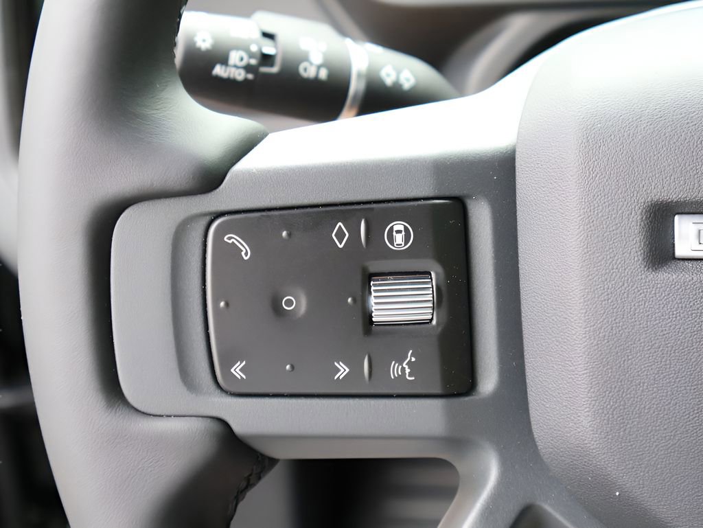 New 2026 Land Rover Defender 130 X-Dynamic SE AWD/4WD image 30