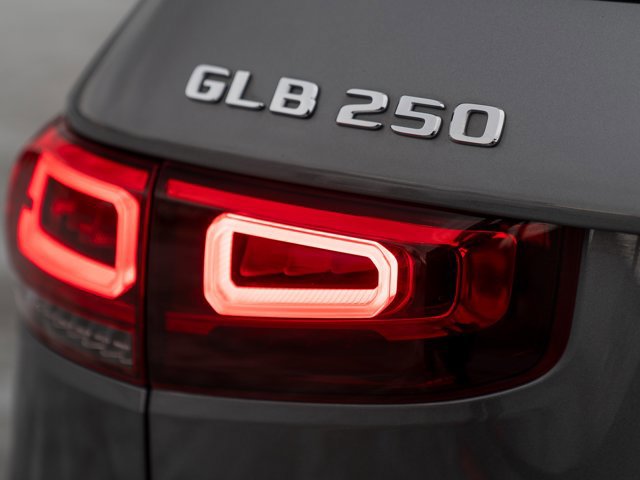Certified 2023 Mercedes-Benz GLB 250 4MATIC image 15
