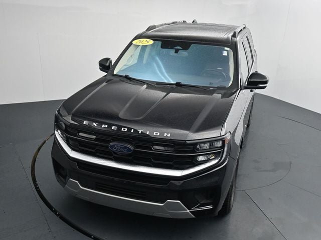 Used 2025 Ford Expedition Platinum AWD/4WD image 25