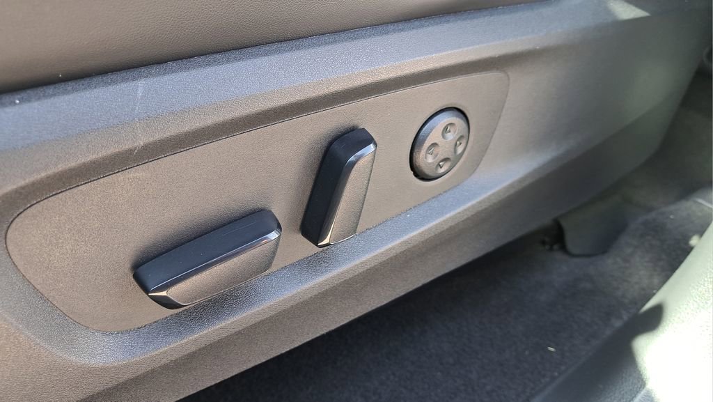 Used 2023 INFINITI QX60 Luxe w/ Vision Package image 19