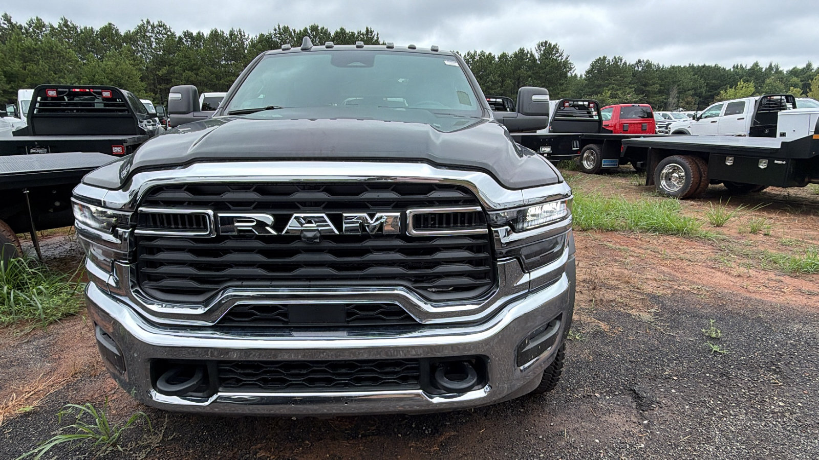 New 2026 RAM 5500 Tradesman w/ Chrome Appearance Group AWD/4WD image 3