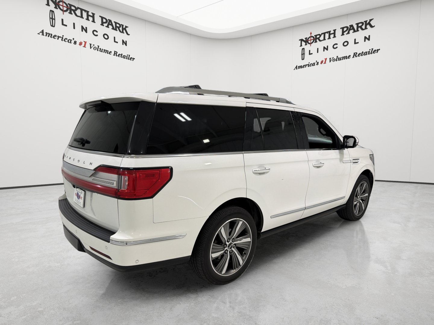 Used 2020 Lincoln Navigator Reserve w/ Equipment Group 208A Reserve AWD/4WD image 5