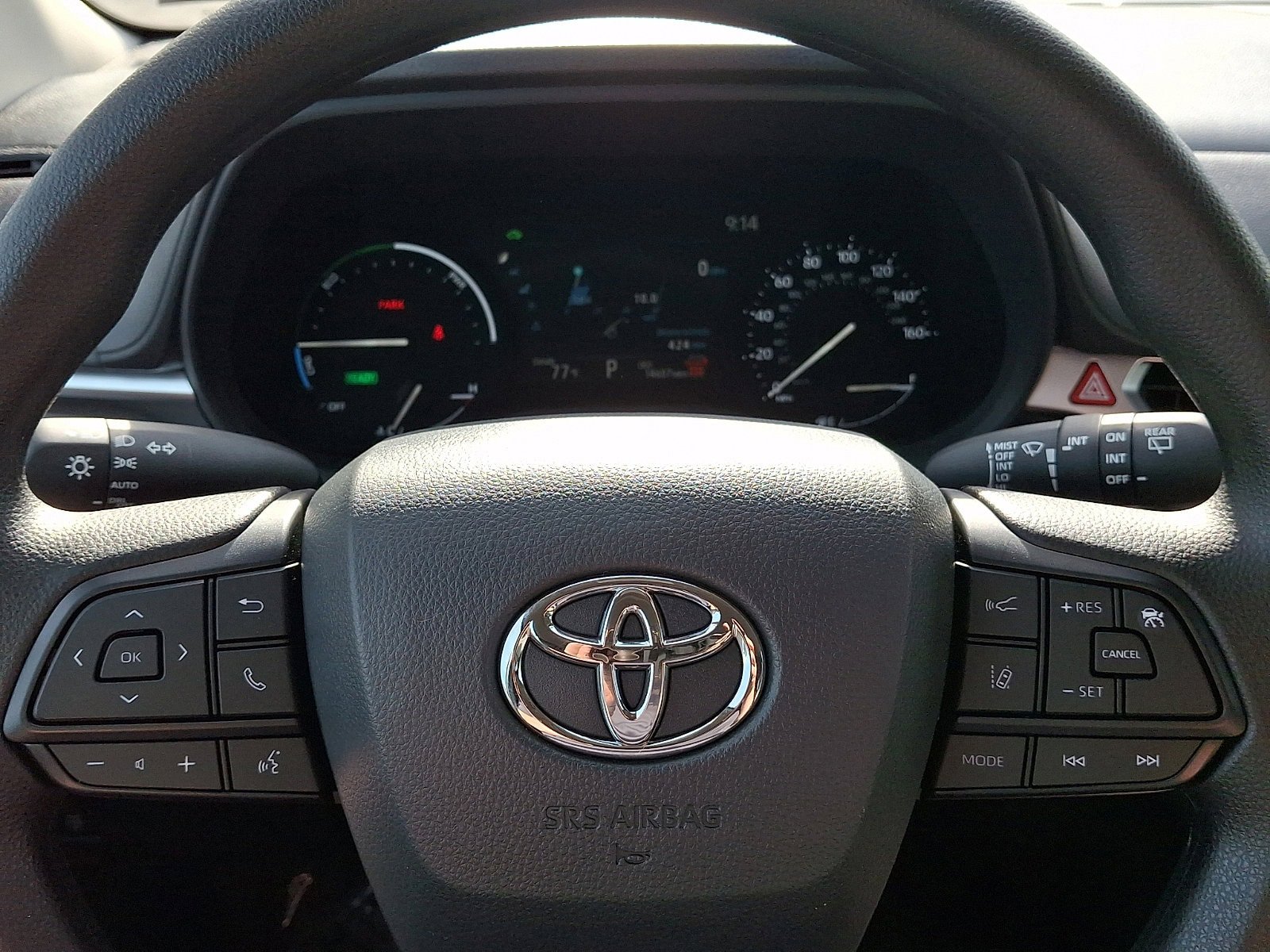 Used 2025 Toyota Sienna LE FWD image 19