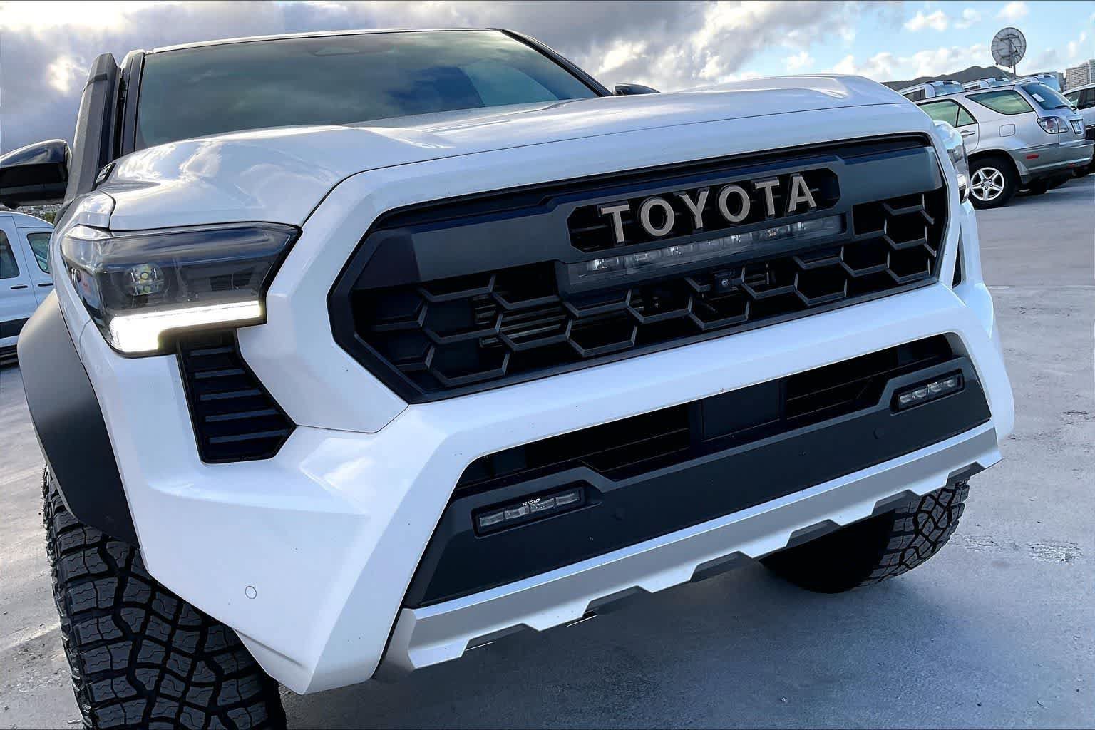 Used 2024 Toyota Tacoma 4x4 Double Cab Hybrid image 33