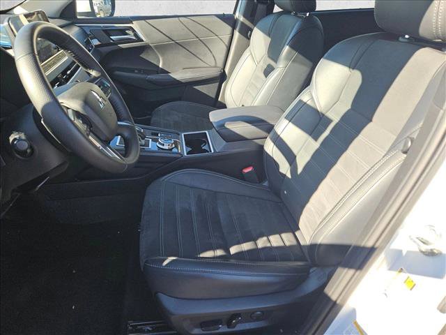 Used 2024 Mitsubishi Outlander SE Black Edition image 13
