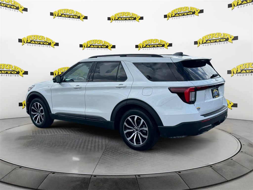 Certified 2025 Ford Explorer ST-Line image 3