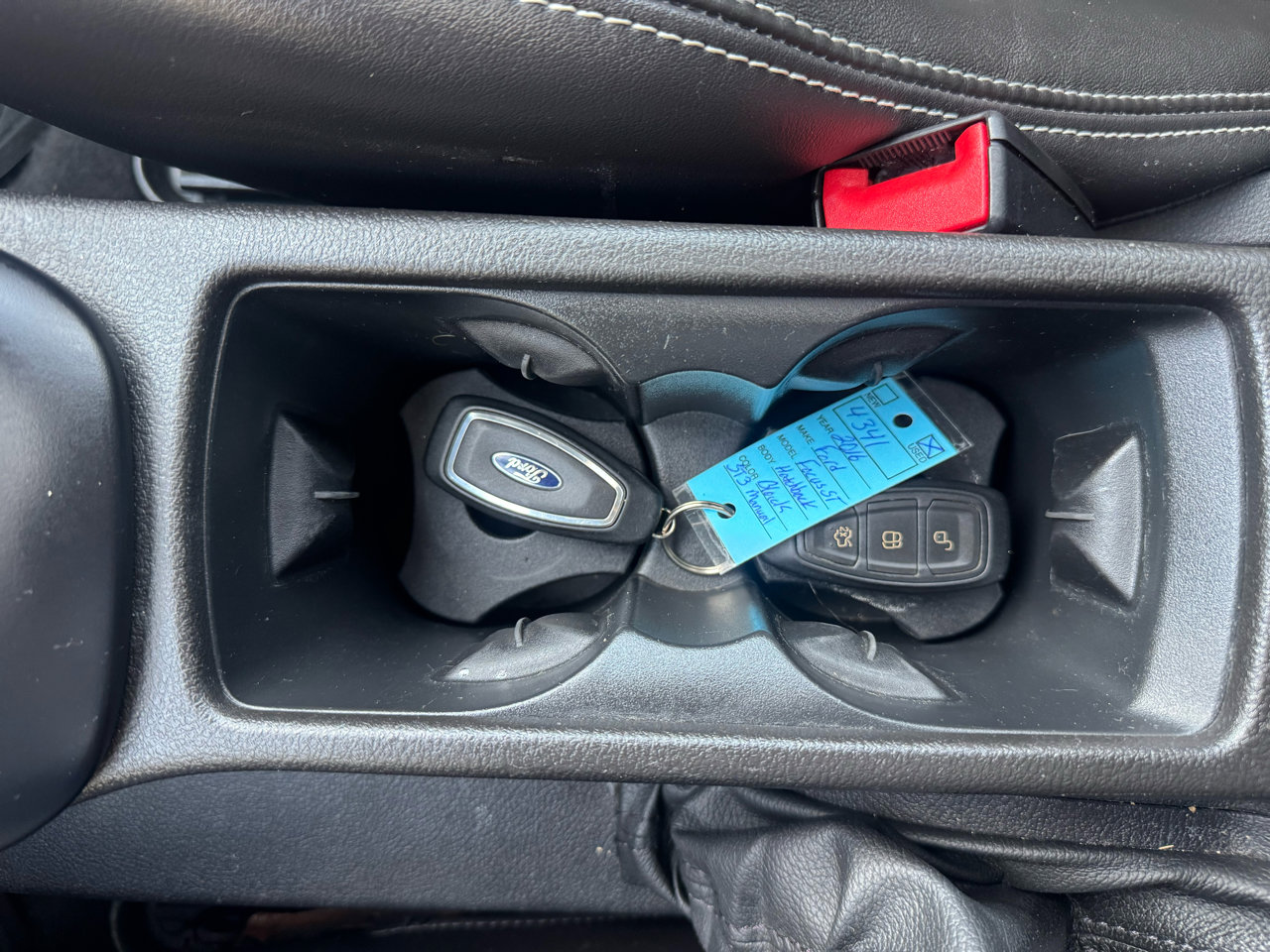 Used 2016 Ford Focus ST w/ Equipment Group 401A image 32