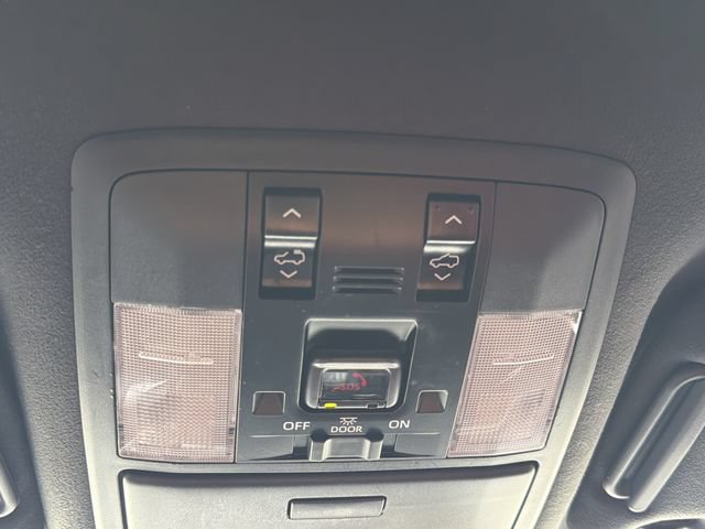 Used 2022 Lexus GX 460 Luxury w/ Accessory Package AWD/4WD image 27