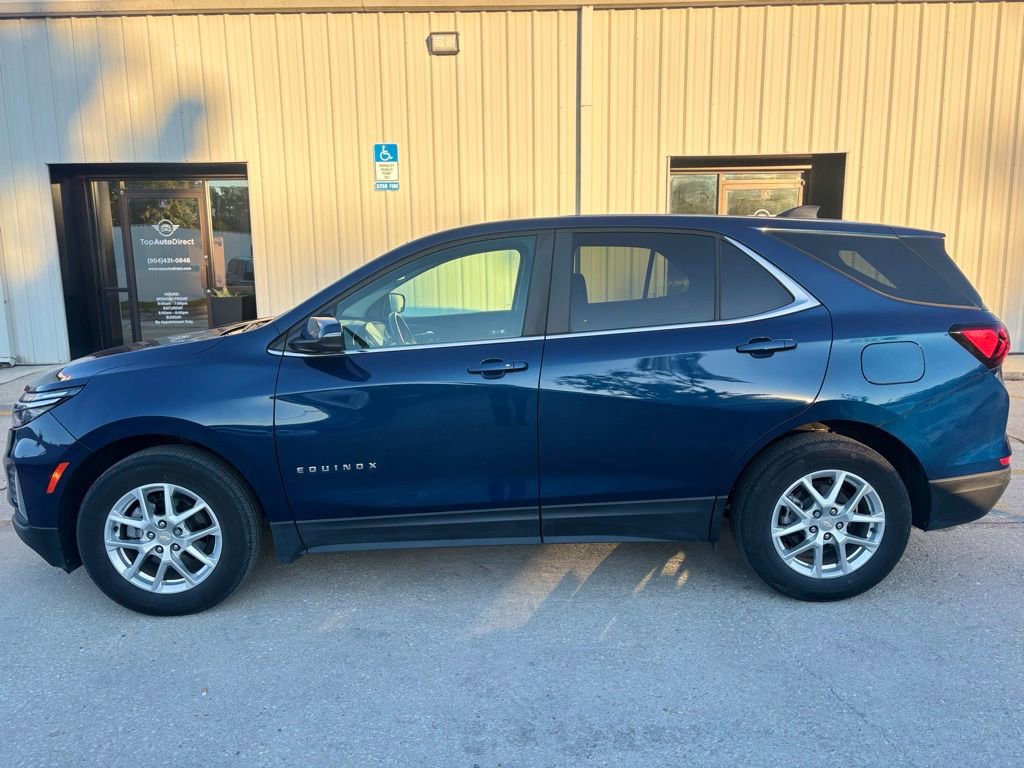 Used 2022 Chevrolet Equinox LT image 2