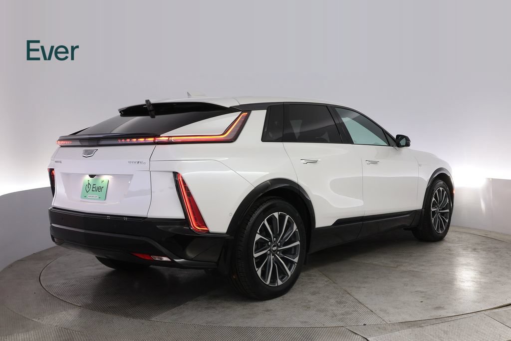 Used 2024 Cadillac Lyriq Sport AWD/4WD image 3