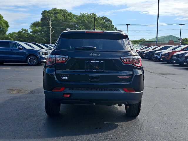 Used 2022 Jeep Compass Trailhawk w/ Trailhawk Convenience Group AWD/4WD image 5