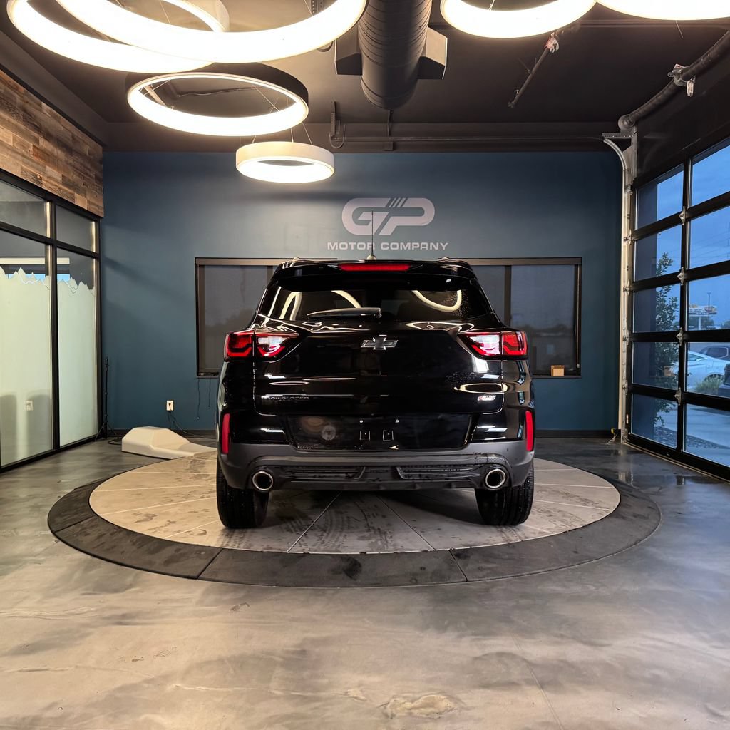 Used 2025 Chevrolet TrailBlazer RS FWD image 4