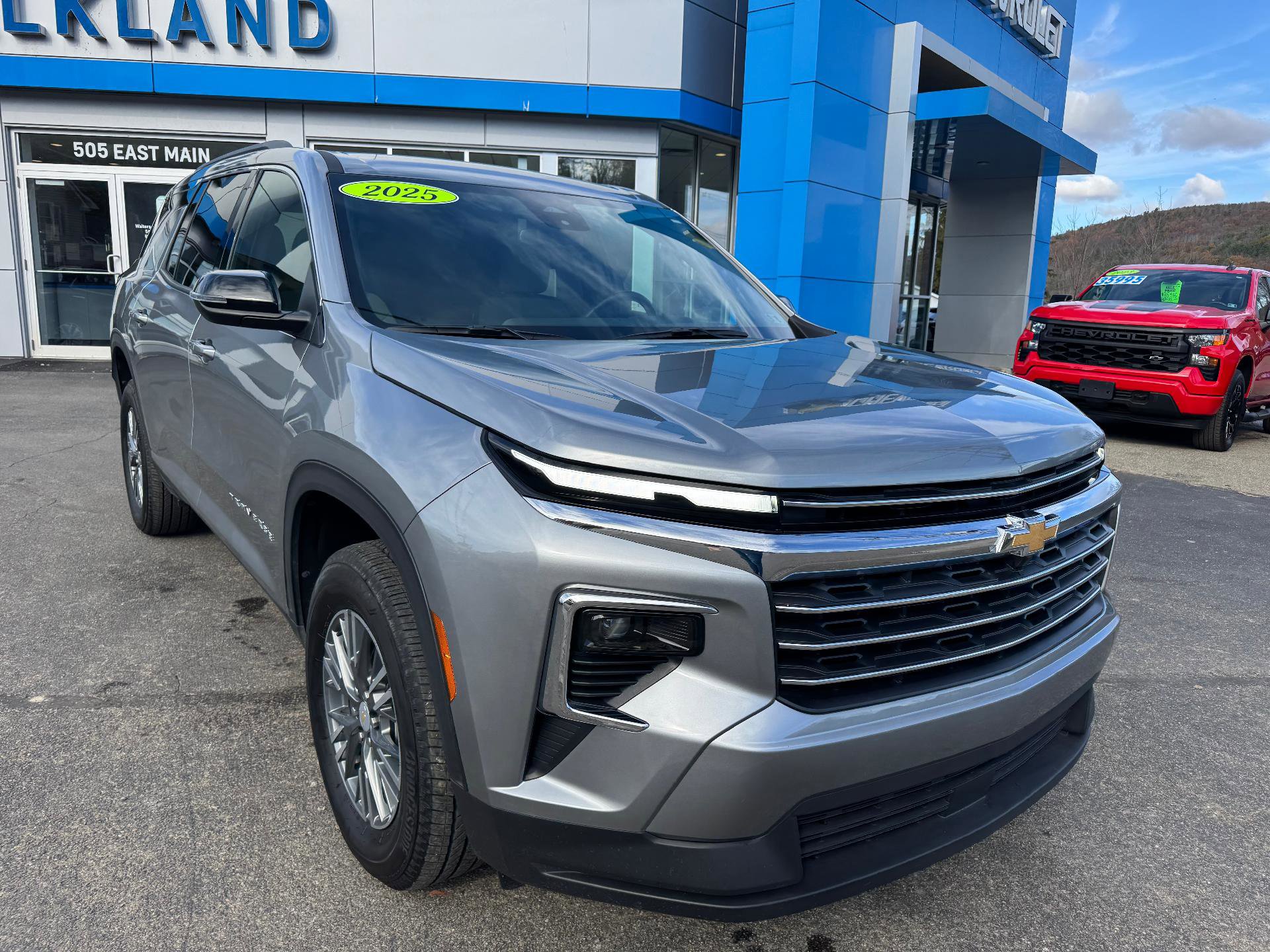 Used 2025 Chevrolet Traverse LT image 15