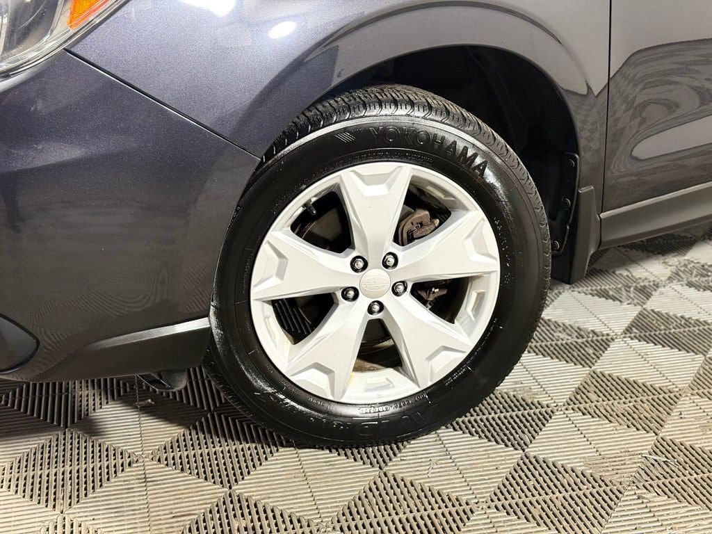 Used 2016 Subaru Forester 2.5i Premium AWD/4WD image 2