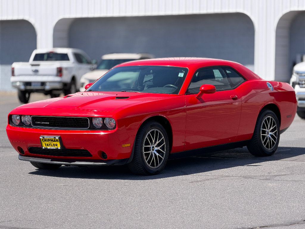 Used 2014 Dodge Challenger SXT RWD image 8