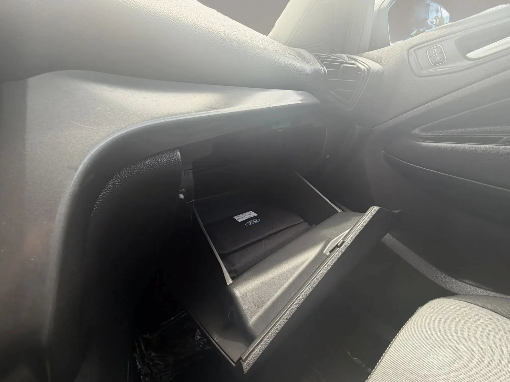 Used 2018 Ford Escape SE FWD image 28