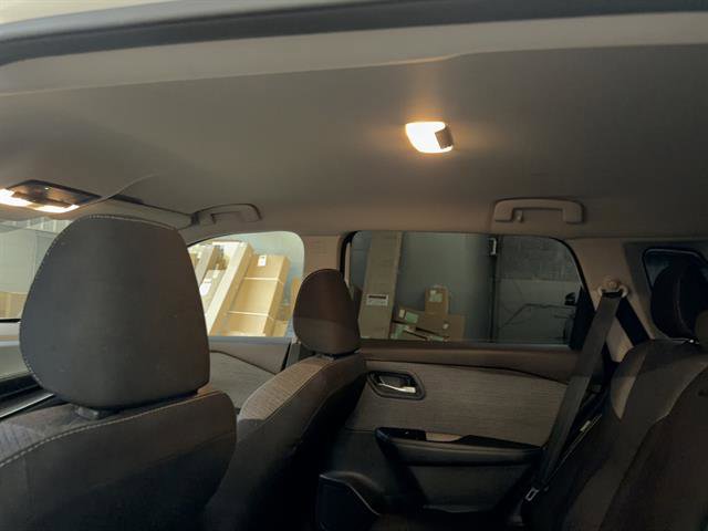 Used 2021 Nissan Rogue SV image 13