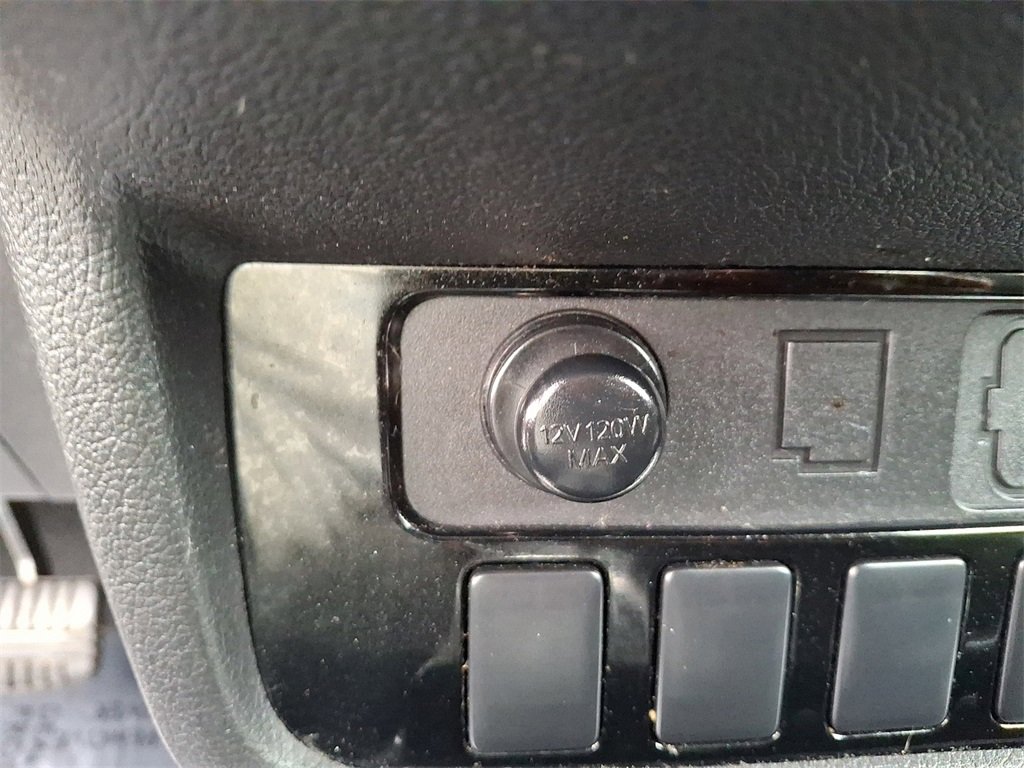 Used 2018 Mitsubishi Outlander SE image 22