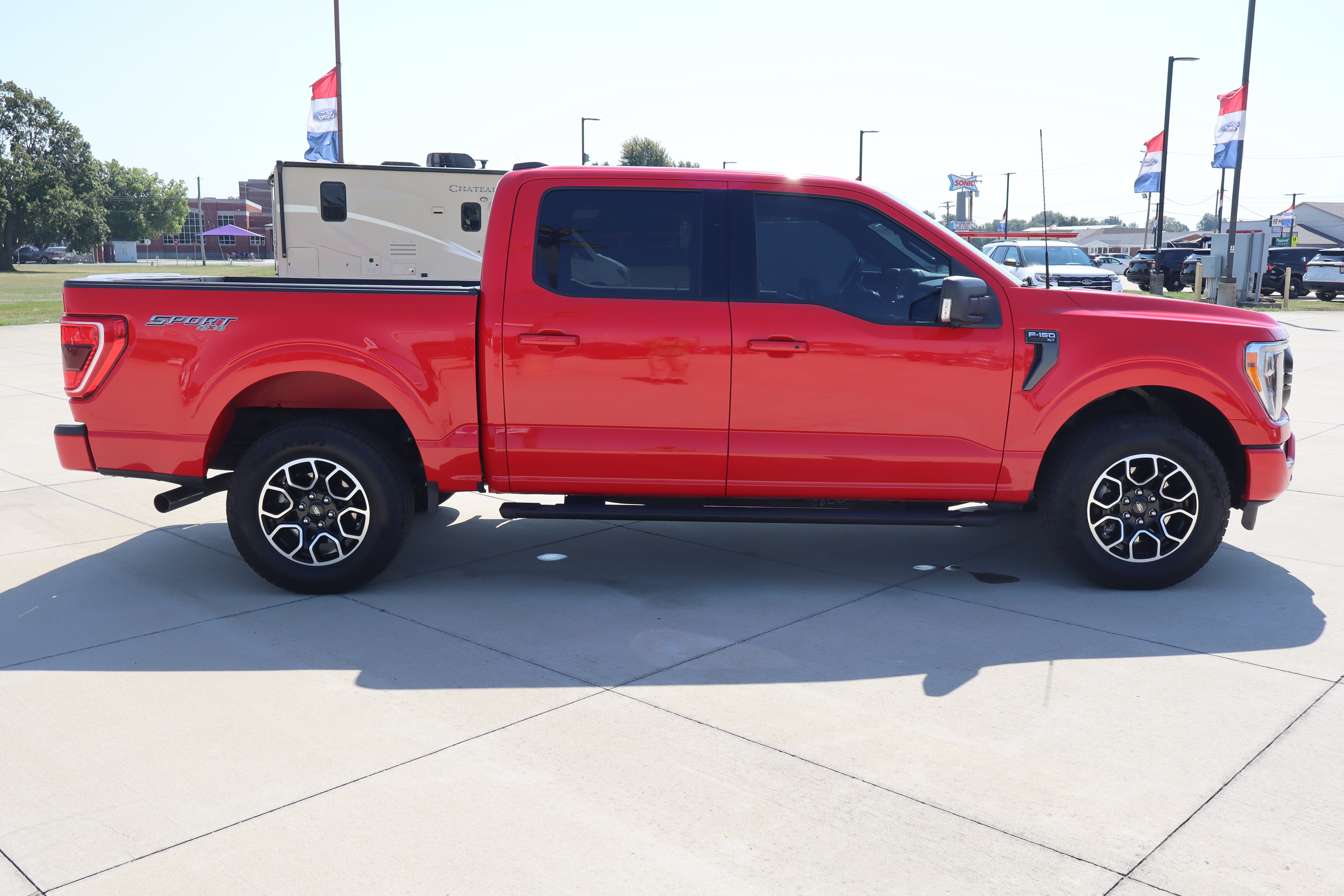 Used 2021 Ford F150 XLT w/ Equipment Group 302A High AWD/4WD image 4