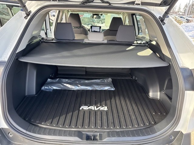 Used 2024 Toyota RAV4 XLE image 28