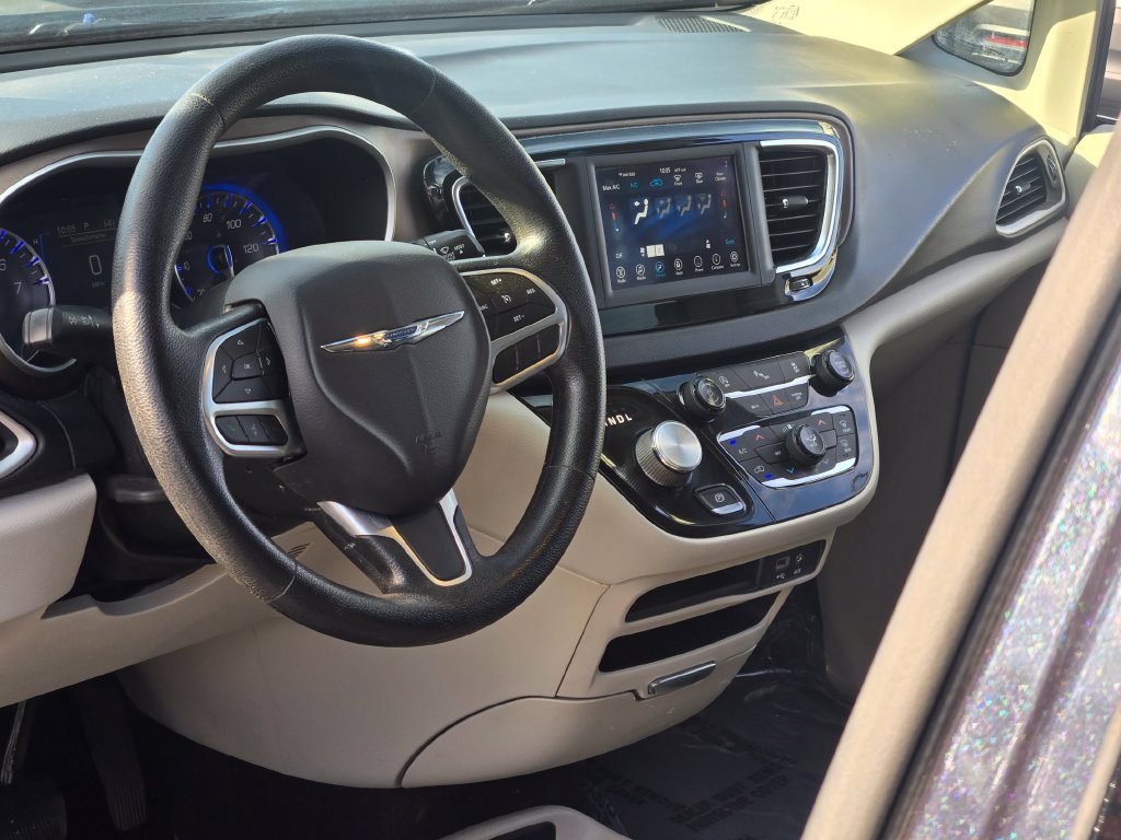 Used 2019 Chrysler Pacifica LX FWD image 30