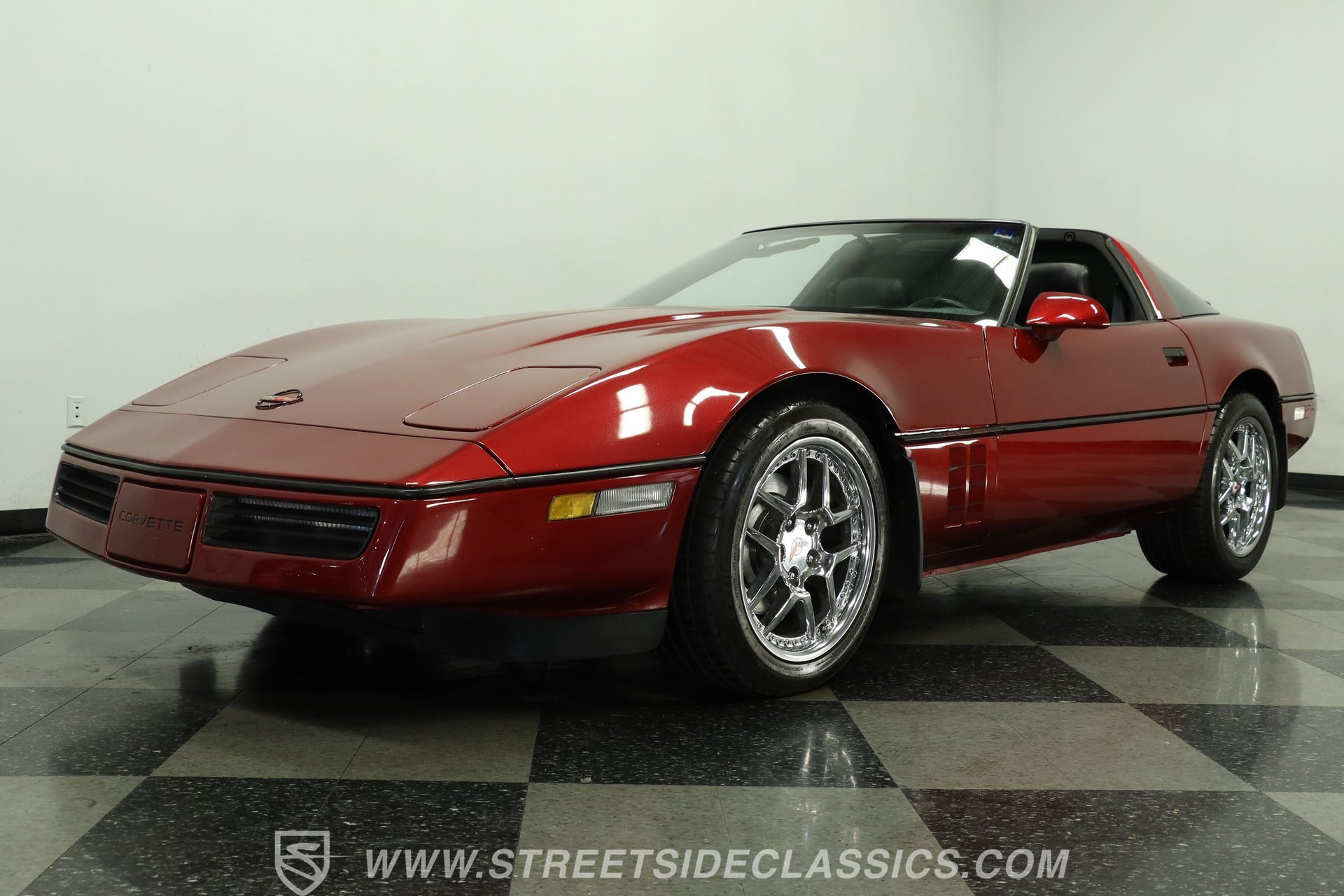 Used 1990 Chevrolet Corvette Coupe RWD image 21