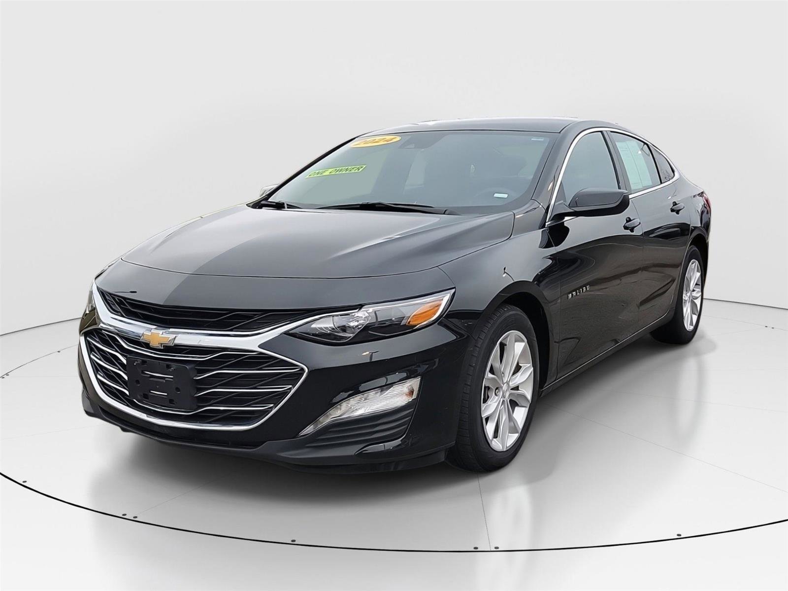 Used 2024 Chevrolet Malibu LT image 2