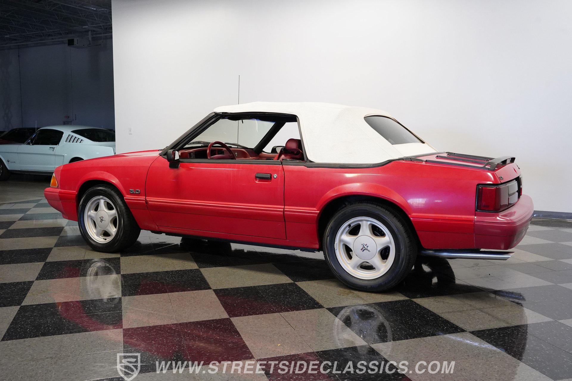 Used 1992 Ford Mustang LX RWD image 9