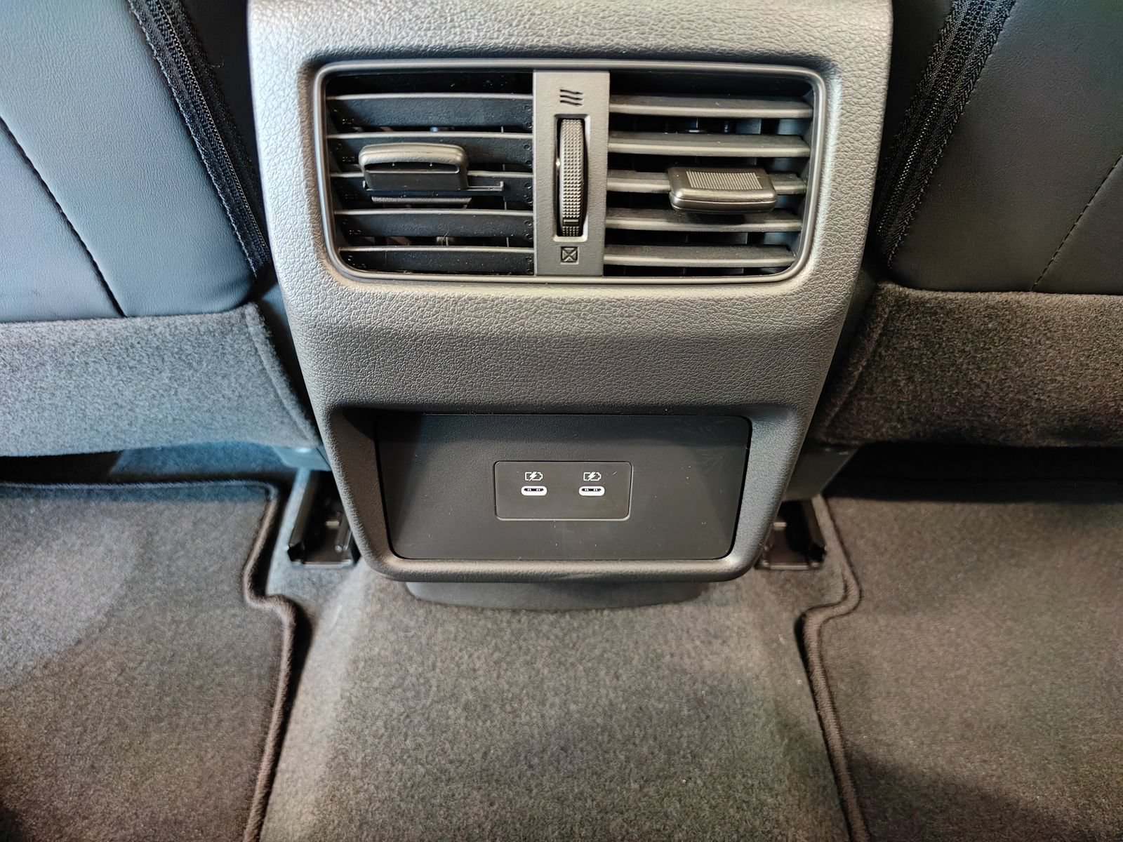 New 2026 Nissan Rogue Dark Armor AWD/4WD image 30