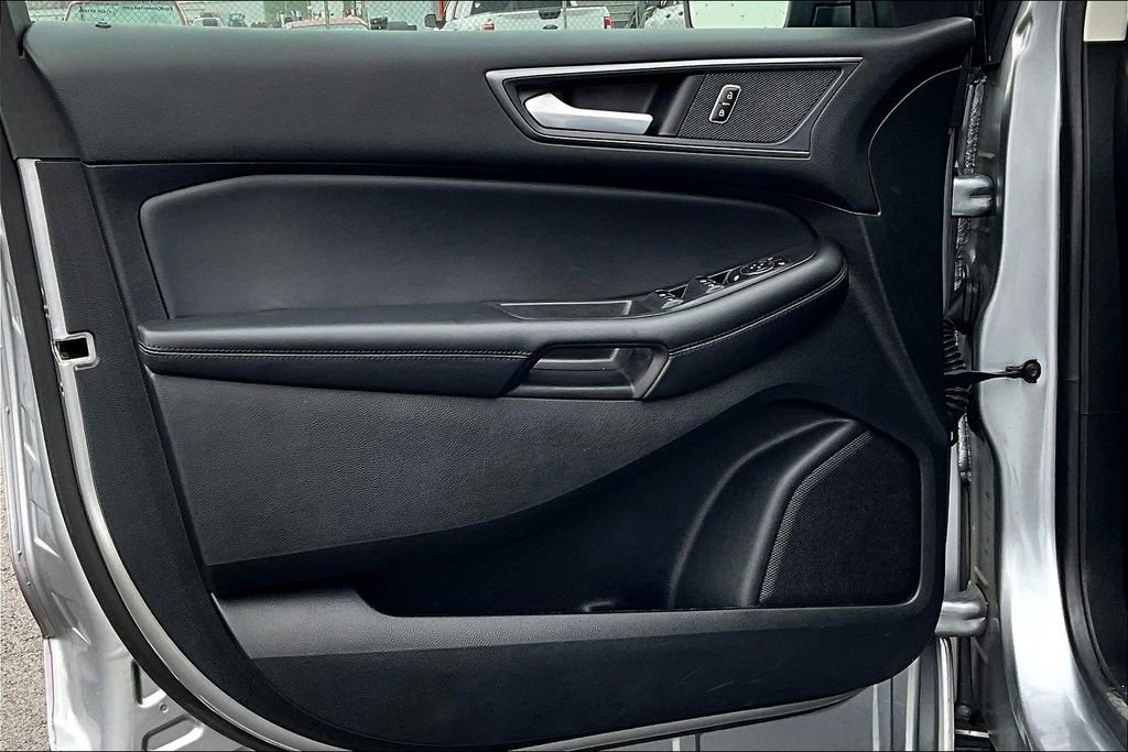 Used 2024 Ford Edge SE image 16