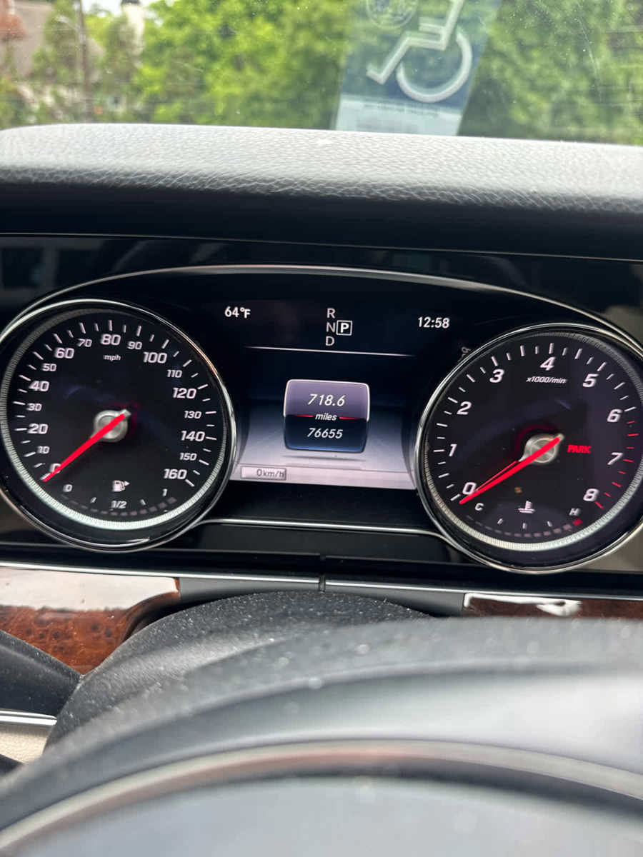Used 2018 Mercedes-Benz E 400 4MATIC Sedan image 1