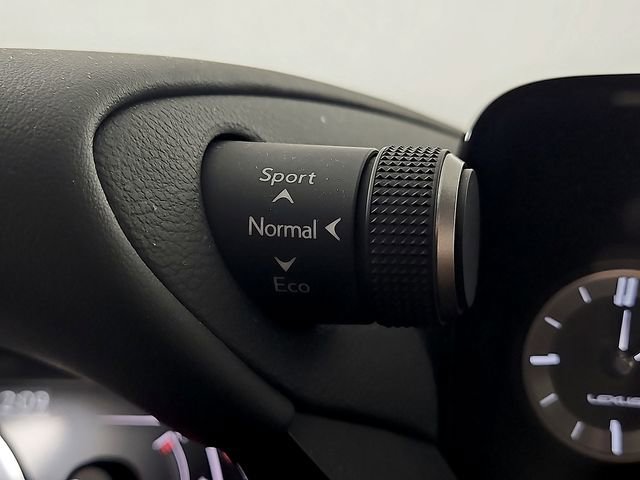 Used 2025 Lexus ES 300h w/ Premium Package image 26