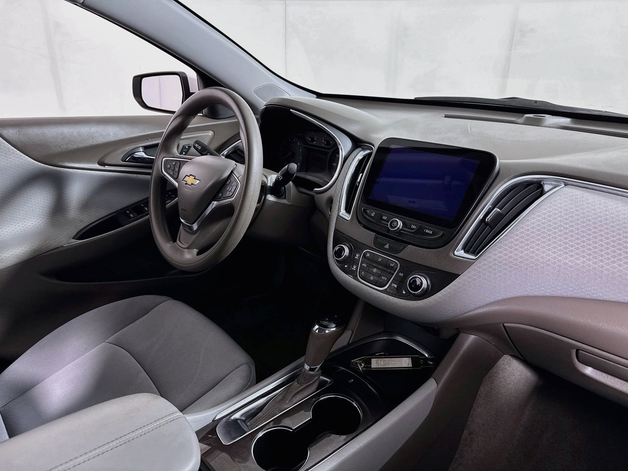 Used 2019 Chevrolet Malibu LT FWD image 27