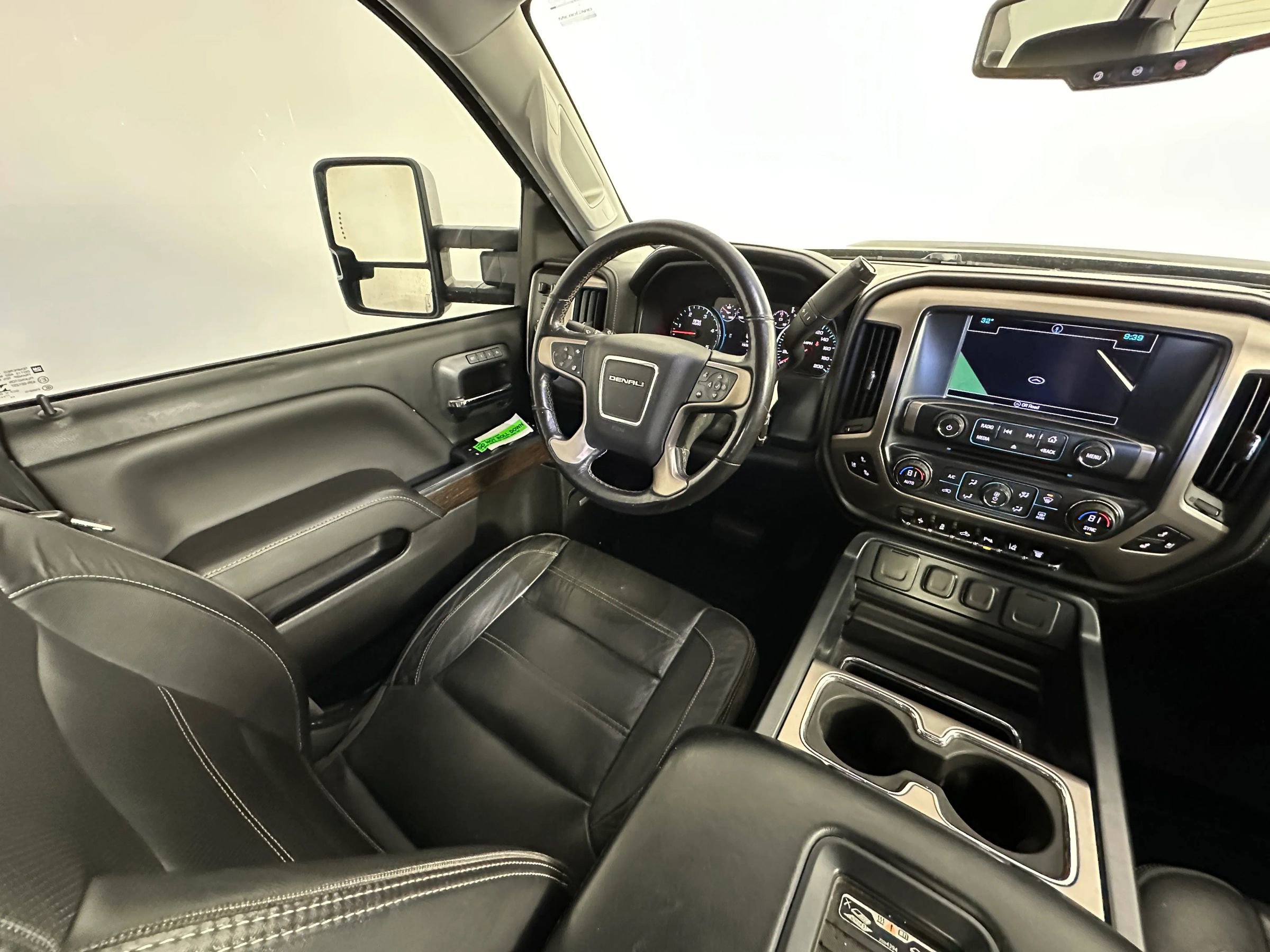 Used 2017 GMC Sierra 3500 Denali image 29