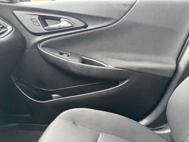 Used 2017 Chevrolet Malibu Hybrid image 21