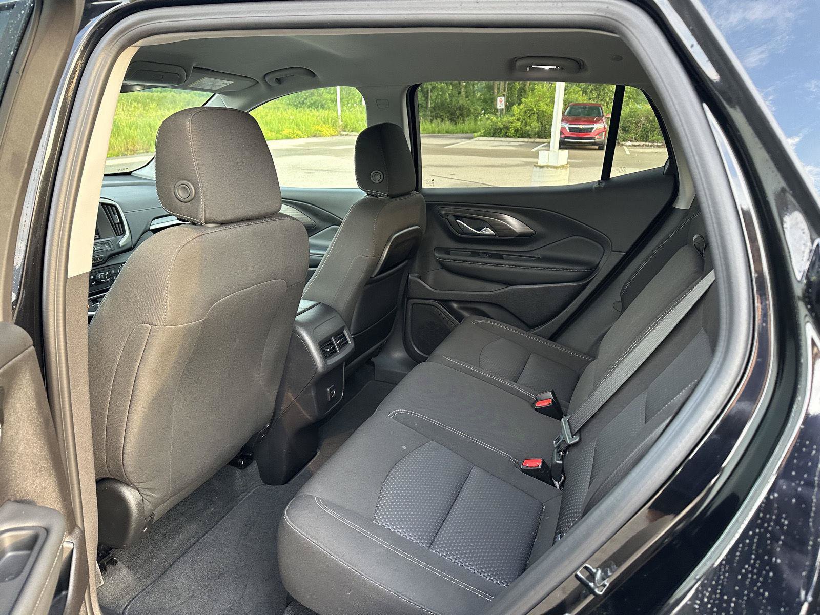 Used 2024 GMC Terrain SLE w/ Driver Convenience Package AWD/4WD image 16