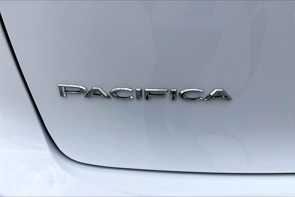 New 2026 Chrysler Pacifica Select FWD image 25