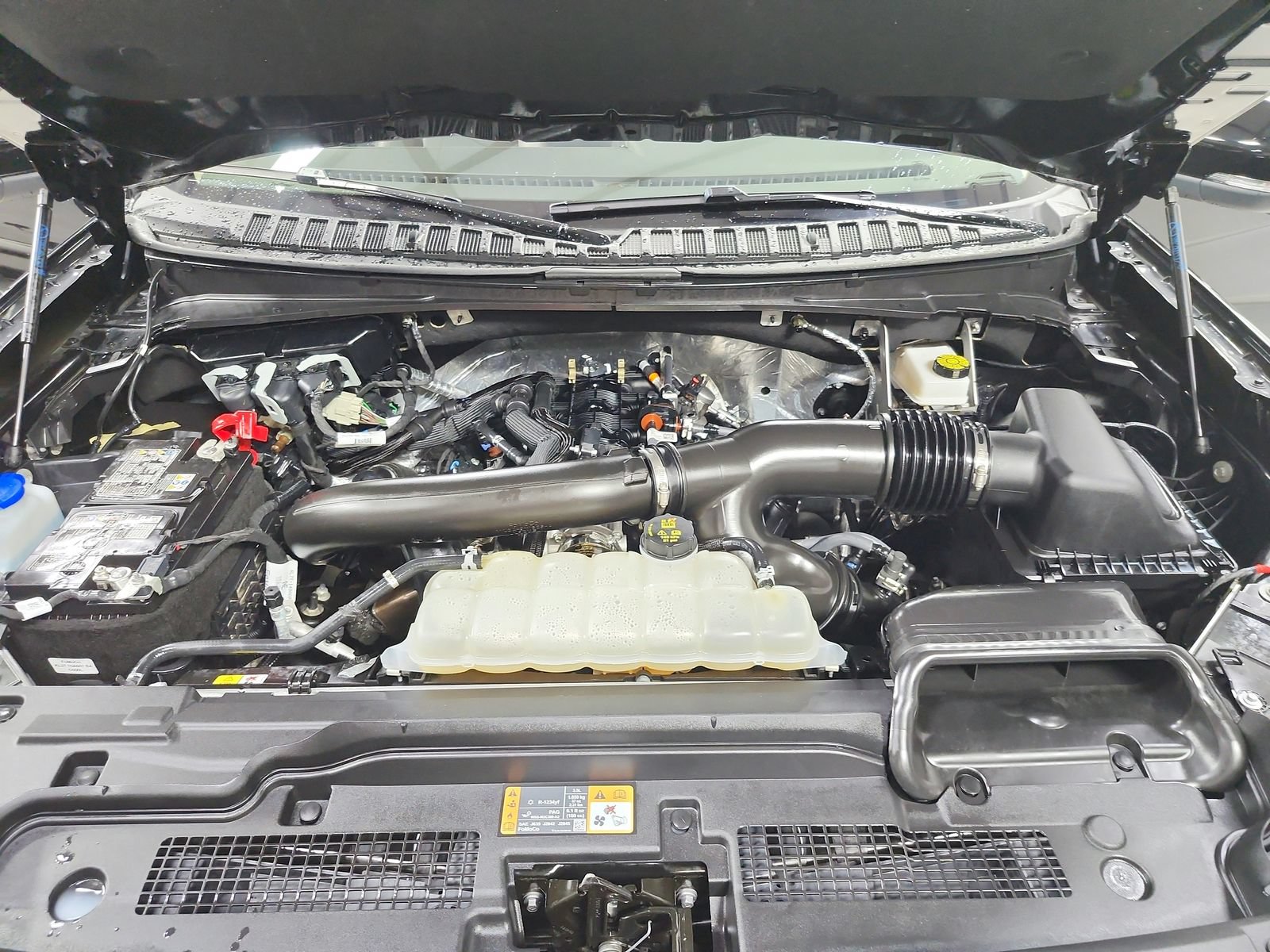 Used 2025 Ford Expedition Active AWD/4WD image 18