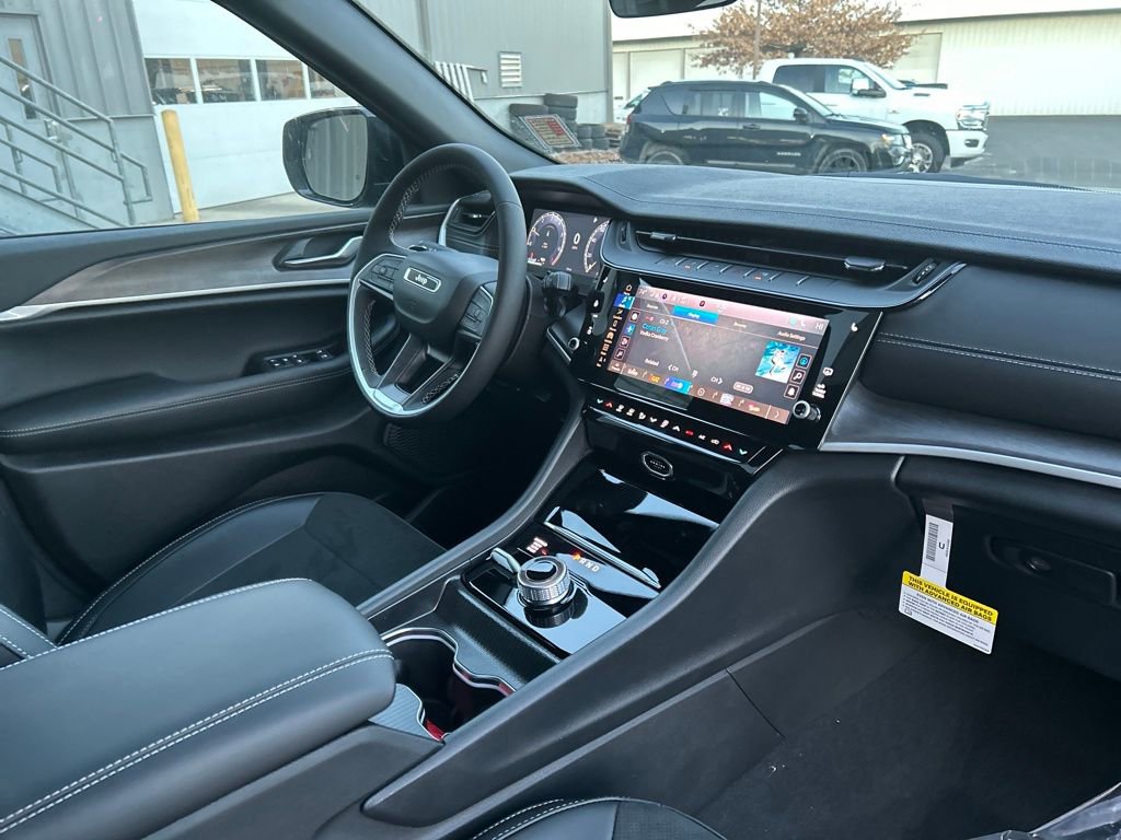 New 2026 Jeep Grand Cherokee Altitude image 38