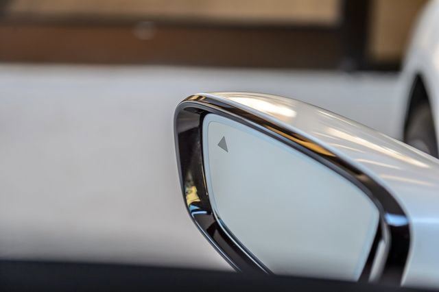 Used 2020 BMW 740i xDrive w/ M Sport Package image 48