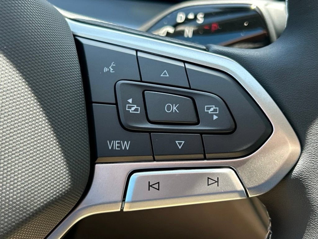 New 2026 Volkswagen Tiguan SE FWD image 28